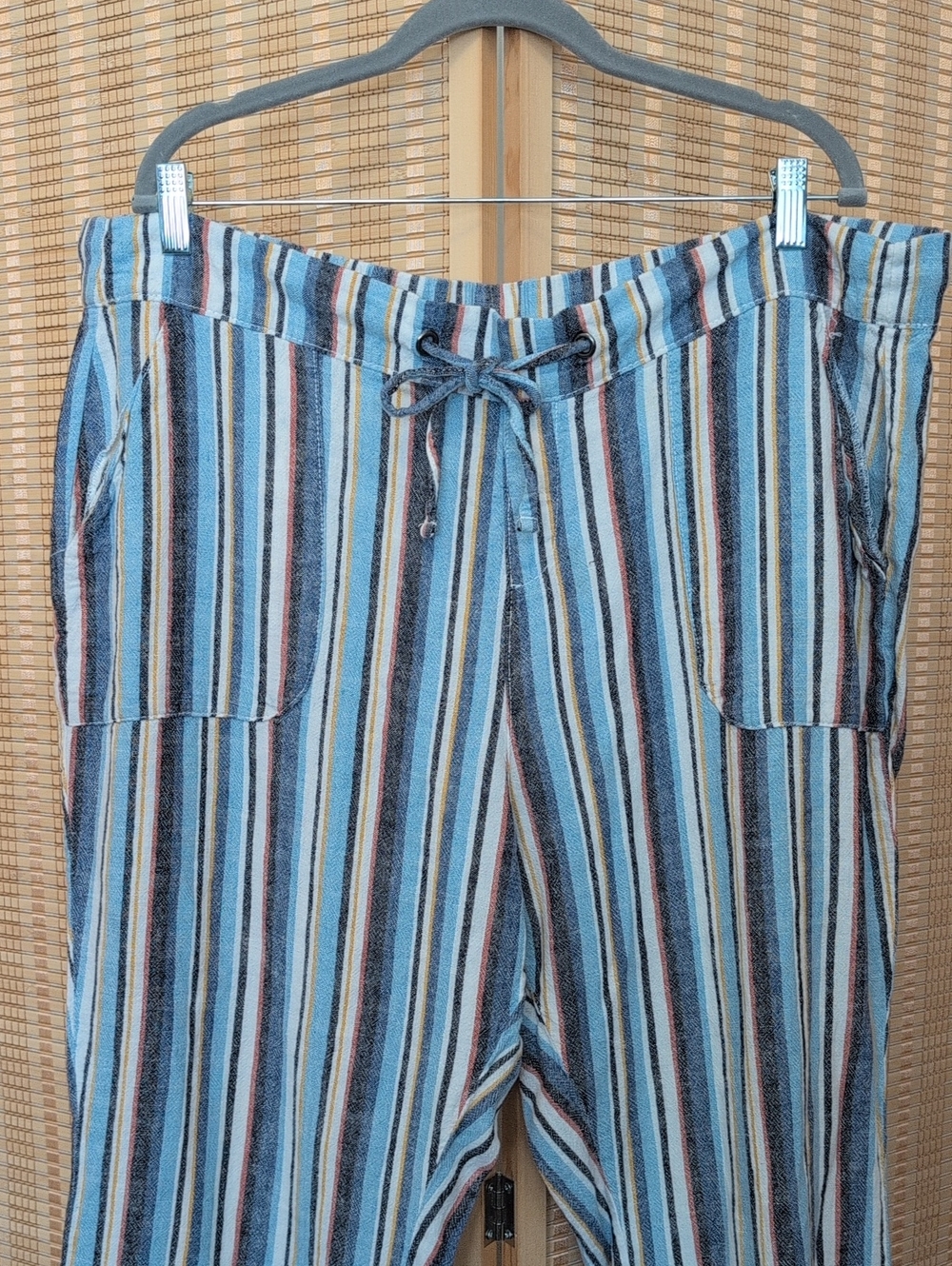 Striped Drawstring Linen/Flax/Viscose Lounge Capri in Blue Multi
